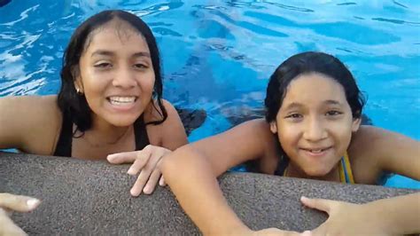 'morritas en la piscina' Search .